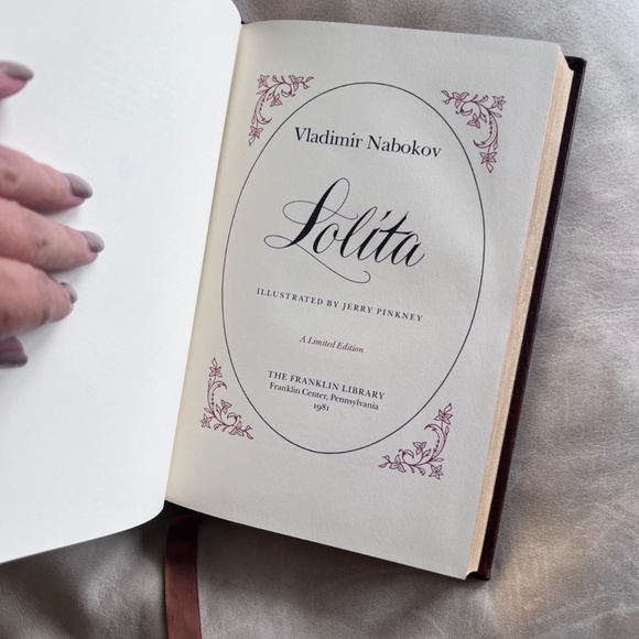 Lolita - Picture 4 of 8